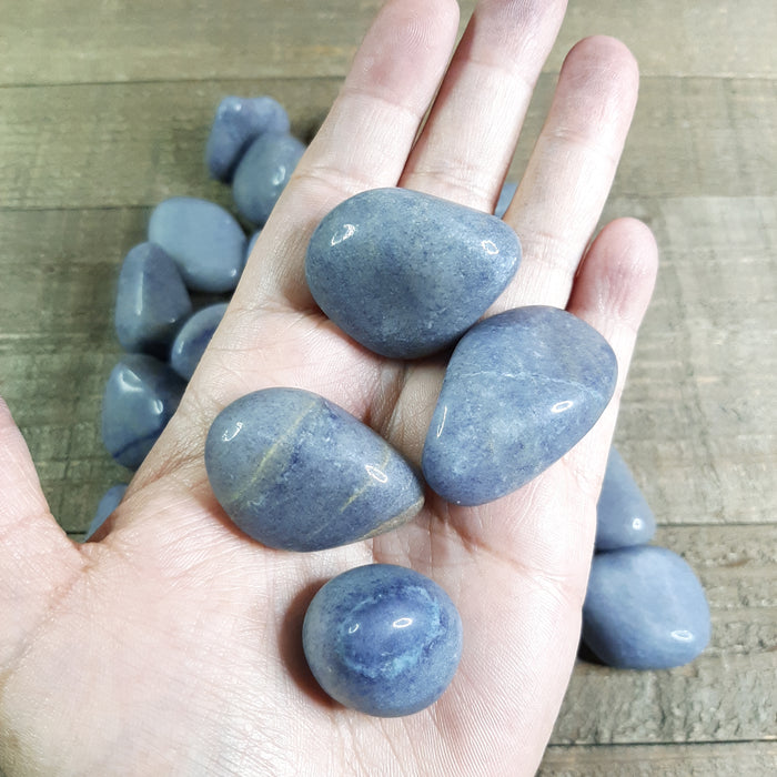 Tumbled Blue Quartz 4 Stones in Hand Medium